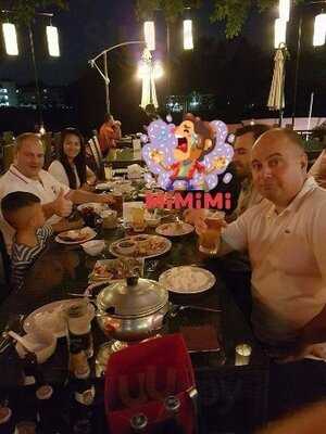 สวนอาหารบ้านริมน้ำ