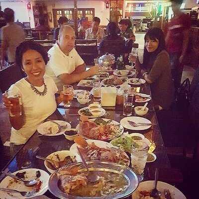 สวนอาหารบ้านริมน้ำ