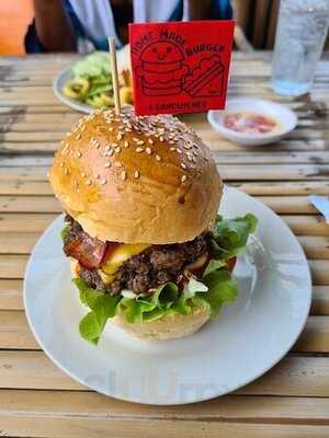 โฮมเมดเบอร์เกอร์แอนแซนวิช