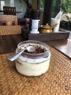 เดอะ ลิฟวิ่งรูม อิตาเลียน เรสเตอรองท์ ท้องนายปานใหญ่