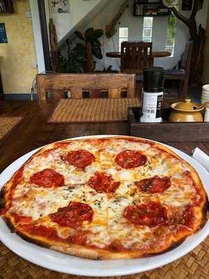 เดอะ ลิฟวิ่งรูม อิตาเลียน เรสเตอรองท์ ท้องนายปานใหญ่