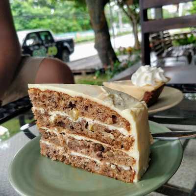 ฮันเดรด ไอซ์แลนด์ คอฟฟี่ บาร์