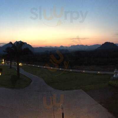 โย่โล่ บาร์แอนด์บริชโทร