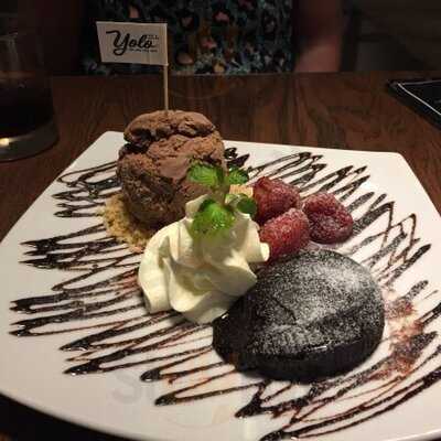 โย่โล่ บาร์แอนด์บริชโทร