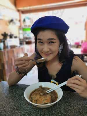 ก๋วยเตี๋ยวเนื้อวัวรสเยี่ยมสาขาประตูเชียงใหม่