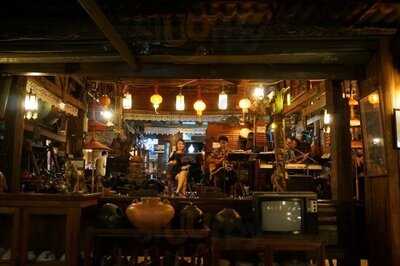 เฮือนโบราณบ้านฮิมปิง