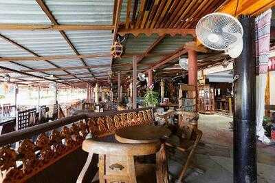 เฮือนโบราณบ้านฮิมปิง