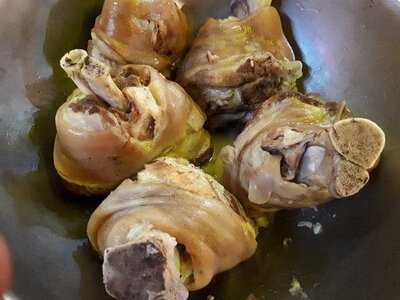 ร้านอาหาร ธารา