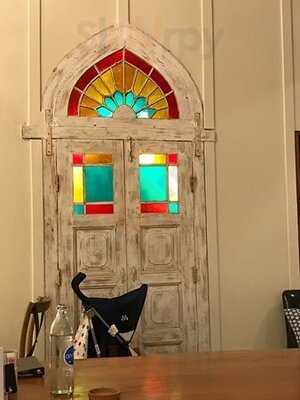 ธารา บาร์