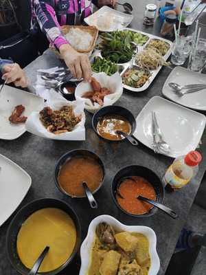 ขนมจีนเส้นสดเมืองคอน