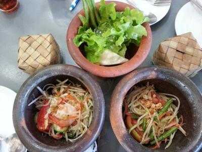 ส้มตำยกครก สาขานิมมานเหมินทร์ 11