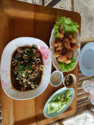 จันทร์แจ้งซีฟู้ด