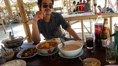 จันทร์แจ้งซีฟู้ด