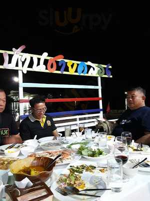 ร้านอาหาร บ้านชายคลอง