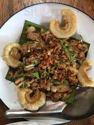 เชียงใหม่ลาบอันประเสริฐ