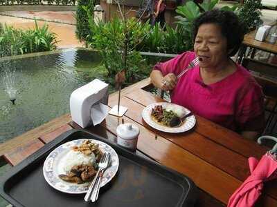 ร้านอาหารพนิดา ปลาช่อน