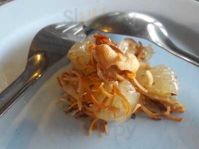 ร้านอาหาร สีฟ้า