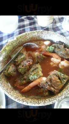 ร้านอาหารครัวรสแซ่บ