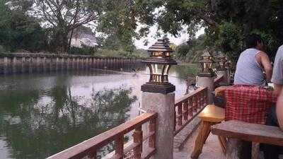 ร้านอาหารครัวรสแซ่บ