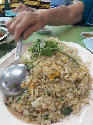 ร้านอาหาร คุณตุ่ม