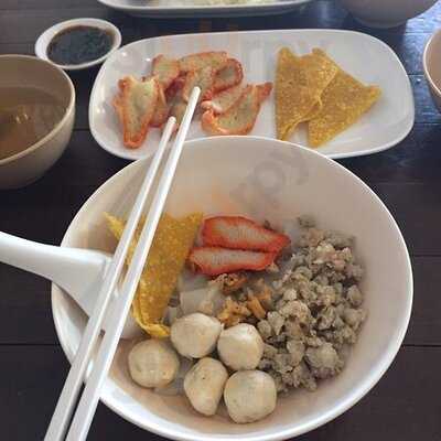 ก๋วยเตี๋ยวต้นฝน ต้มยำโบราณ