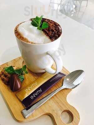 เค้ก แอนด์ มอร์