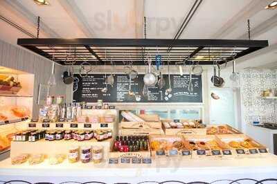 เค้ก แอนด์ มอร์