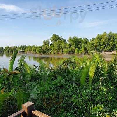 บ้านคุ้งน้ำ สวนอาหาร