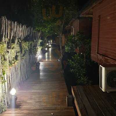 บ้านคุ้งน้ำ สวนอาหาร