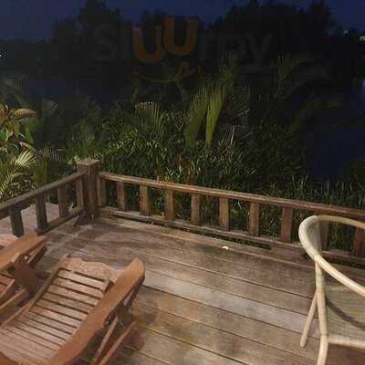 บ้านคุ้งน้ำ สวนอาหาร