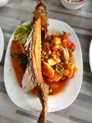 เรือนริมน้ำซีฟู๊ด