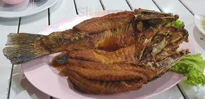 ร้านอาหารบ้านตาซีฟู้ด