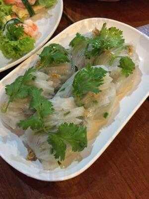 ร้านอาหาร แหนมเนืองลับแล