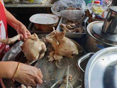 ข้าวมันไก่ริมคลอง (ข้าวมันไก่นายโฮ)