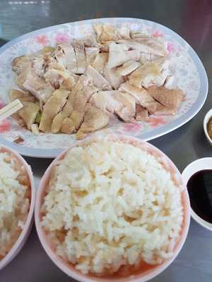 ข้าวมันไก่ริมคลอง (ข้าวมันไก่นายโฮ)