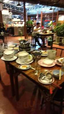 จิ้มจุ่มริมคลอง