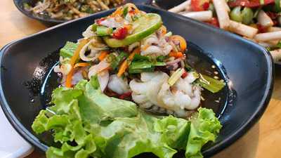 ร้านอาหาร ไก่หนังกรอบ