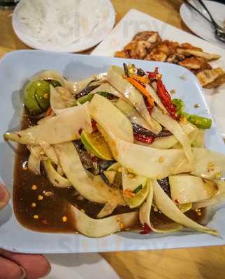 ร้านอาหาร ไก่หนังกรอบ