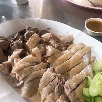 ข้าวมันไก่นายโฮ