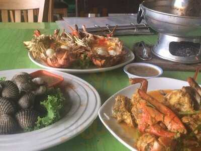 ร้านอาหาร บ้านสวนริมคลอง