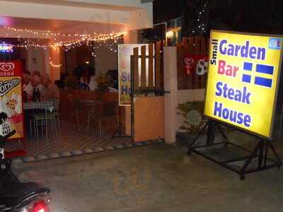 สมอลการ์เด้น บาร์ & สเต๊กเฮ้าส์