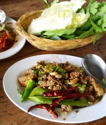 ร้านอาหาร นัดพบ