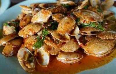 ครัวชายน้ำชายคา