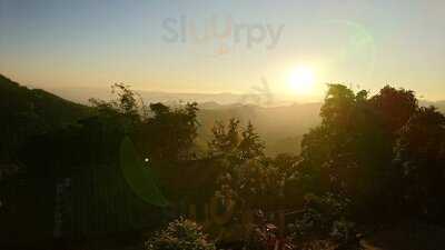 Laba Cafe & Bistro Doi Tung