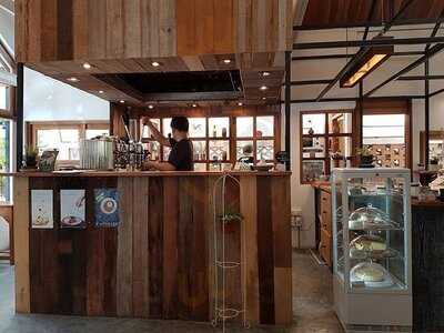 Laan Tim's Cafe And Gallery