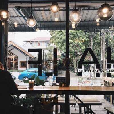Half Cafe & Studio