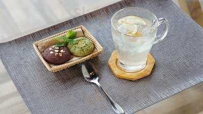 Nature Future Caffe White Temple Shop