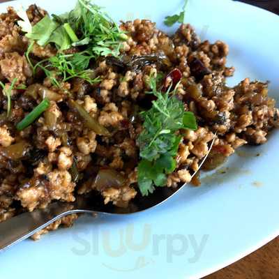 ร้านอาหาร บ้านดินผาตั้ง