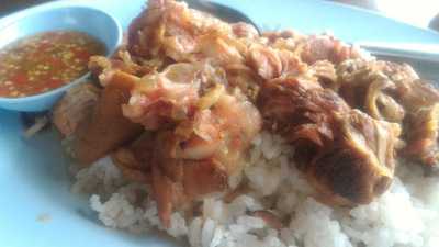 ร้านอาหาร บ้านดินผาตั้ง