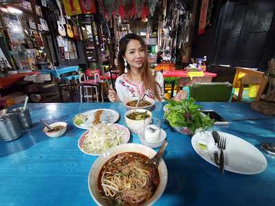 น้ำเงี้ยวป้านวล อาหารญวนพังงา